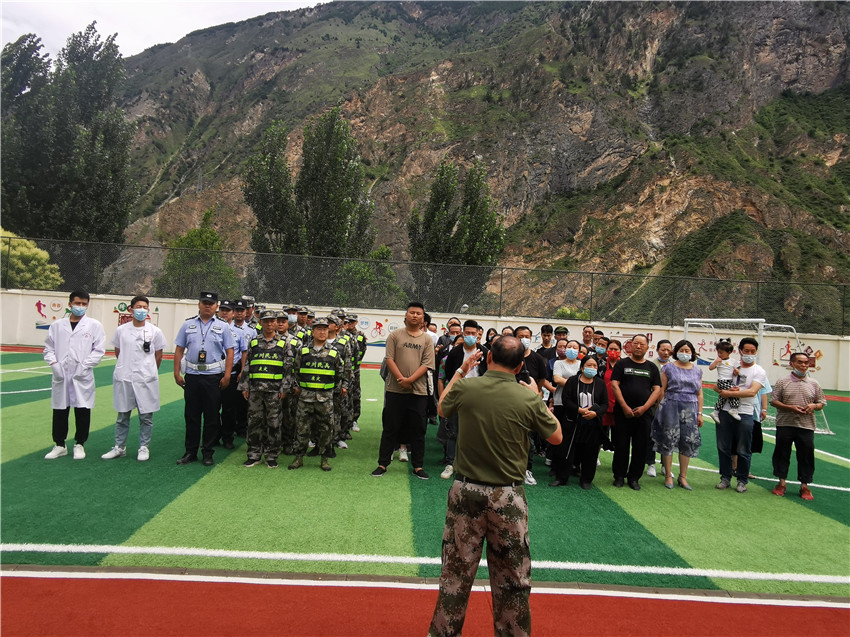 嚴(yán)陣以待.jpg 嚴(yán)陣以待.jpg