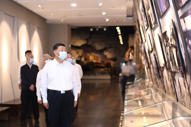 2022年8月16日至17日，中共中央總書記、國家主席、中央軍委主席習近平在遼寧考察。這是16日下午，習近平在錦州市考察遼沈戰(zhàn)役紀念館。 新華社記者 燕雁 攝
